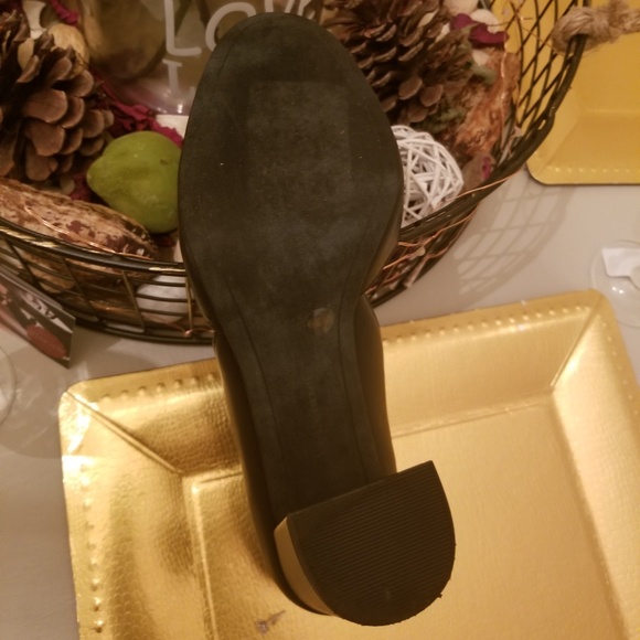 Pumps - Picture 4 of 6